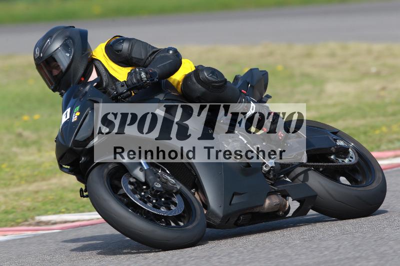 /Archiv-2022/06 15.04.2022 Speer Racing ADR/Instruktorengruppe/11